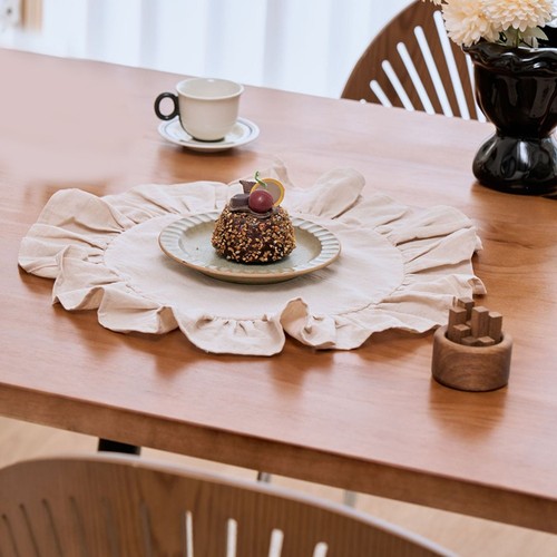 Ruffle edge round placemats - placemats, 4